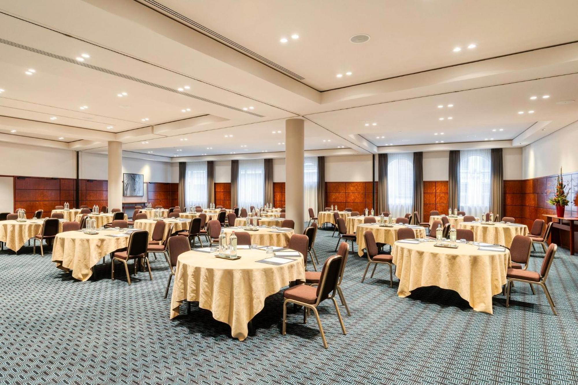 Crowne Plaza Hotel Brugge By Ihg Exteriör bild